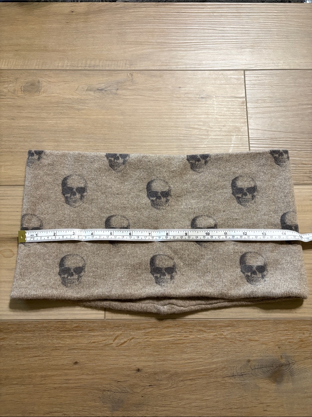 360 Cashmere Skull Print Beige Grey Knit Tubular Infinity Scarf 30” x 8”